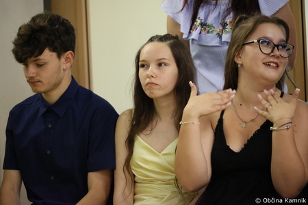 Devetošolci Osnovne šole 27. julij Kamnik naše zgodbe se ne končajo – postanejo le spomini (25)
